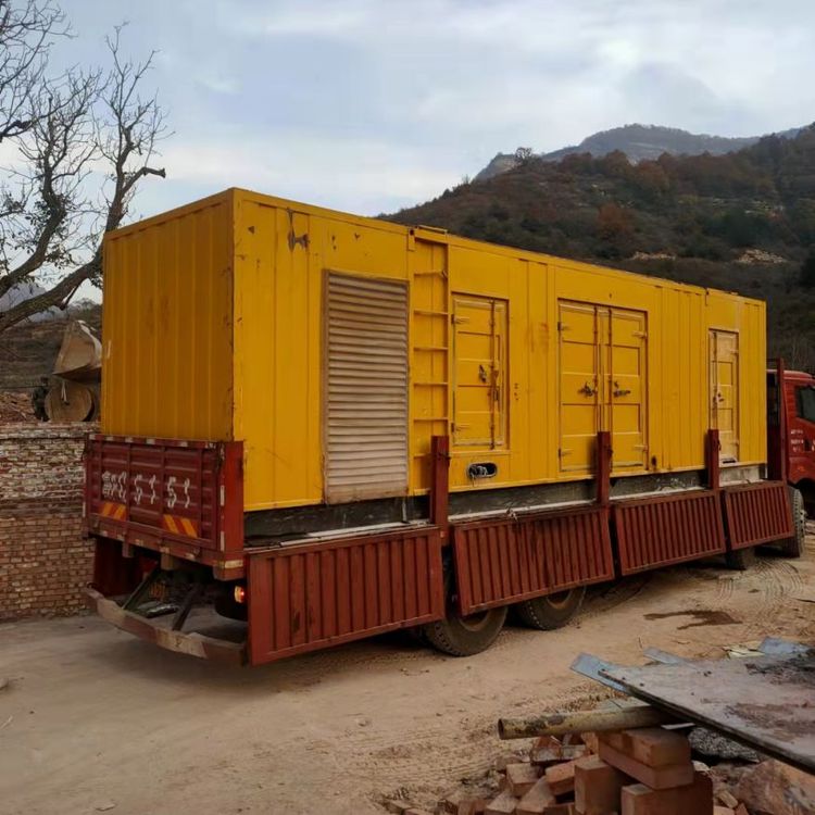 昌江200kW 发电机组在带电阻性负载时，输出功率会受到哪些因素的影响？