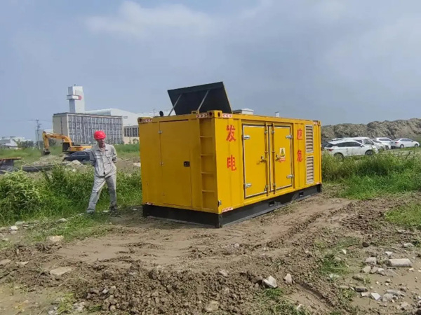 昌江如何判断柴油发电机组的电瓶是否处于充满电状态？