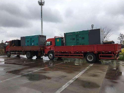 昌江涂抹密封胶后，需要等待多长时间才能安装水冷式机油散热器密封件？